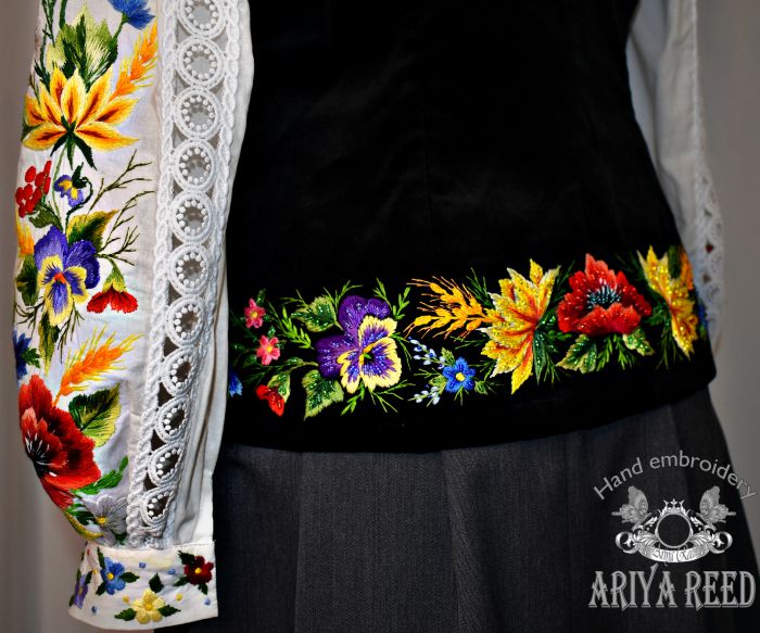 Ukrainian ethnic costume "wildflowers"