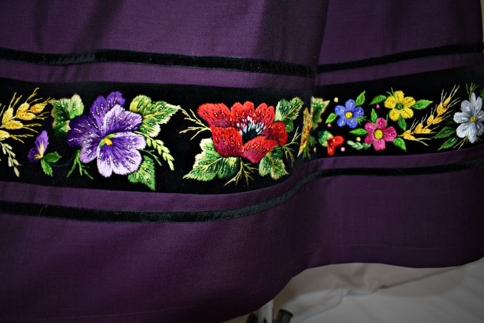 Skirt - "Floral motifs"