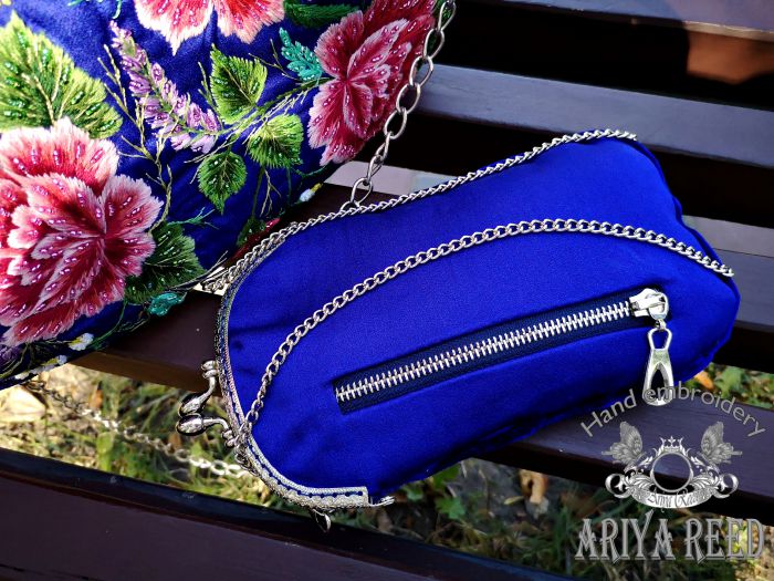 Bag and phone case "Gentle roses"