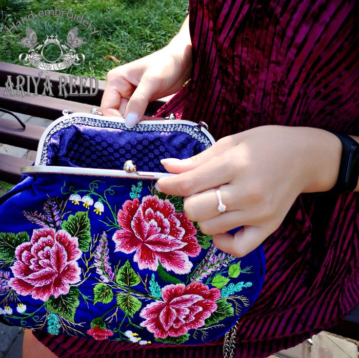 Bag and phone case "Gentle roses"